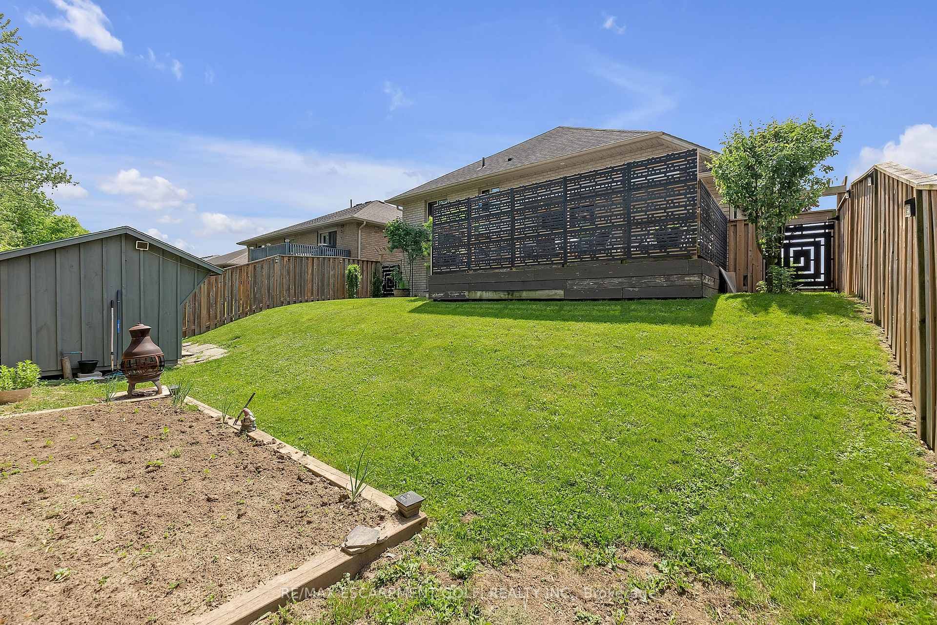 39 Irving Drive photo 36