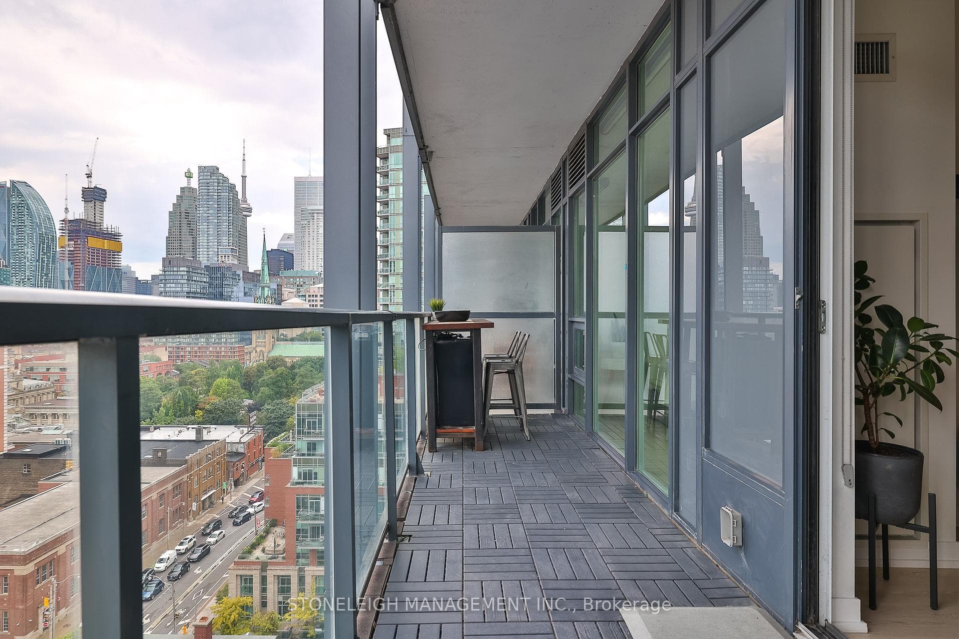105 George Street Unit 1306 photo 39
