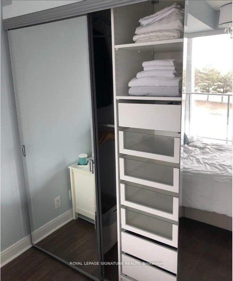 4033 Hurontario Street Unit 315 photo 8