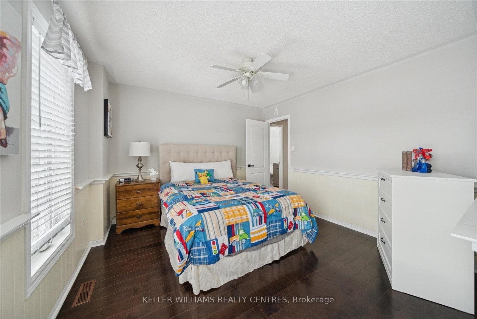 114 Mainprize Crescent photo 24