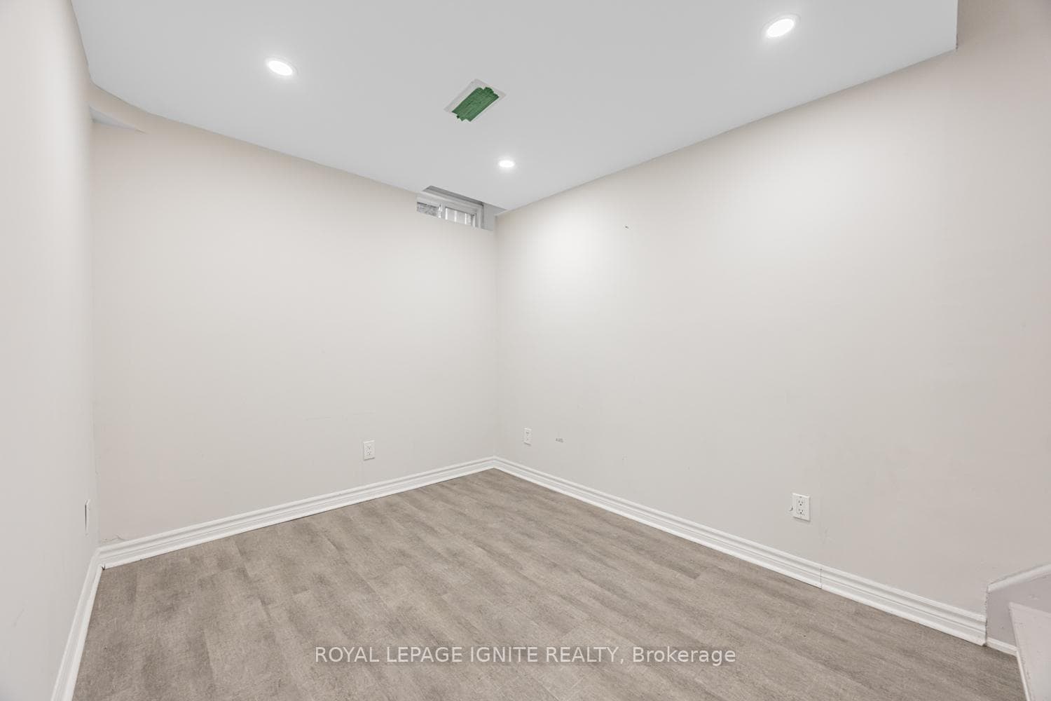 3356 Redpath Circle photo 26