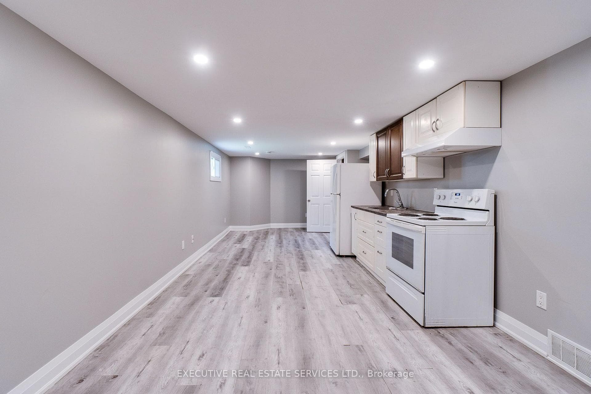 213 East 32nd Street photo 41
