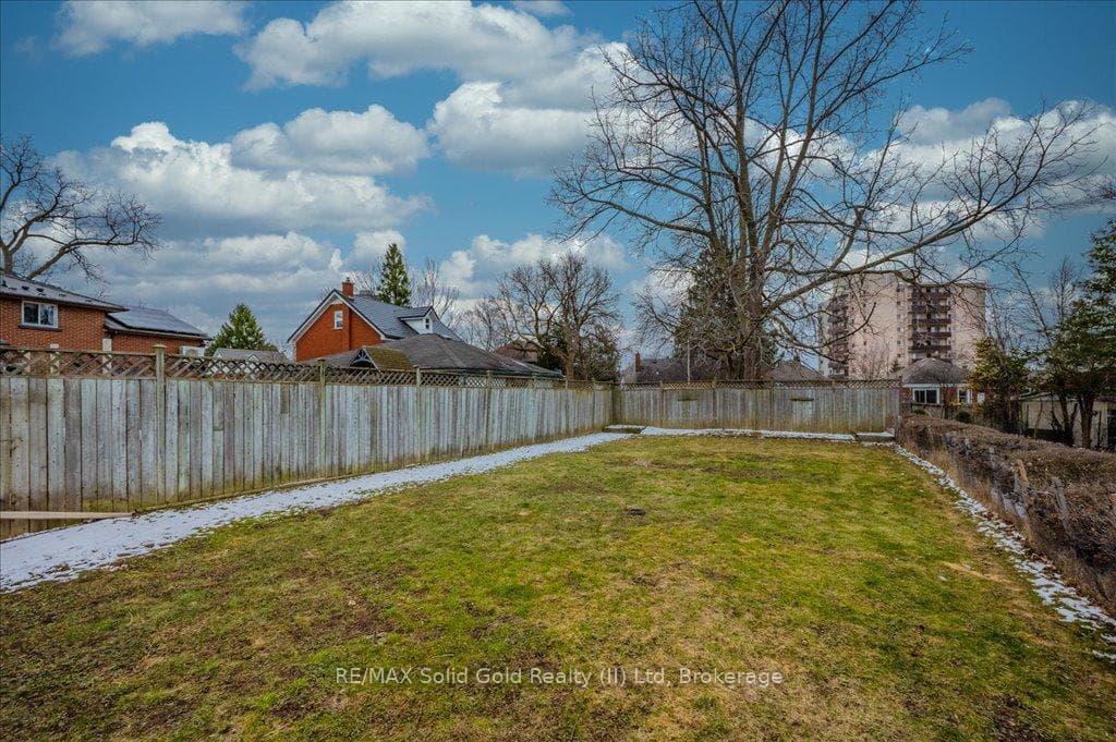 167 Lucan Avenue photo 37