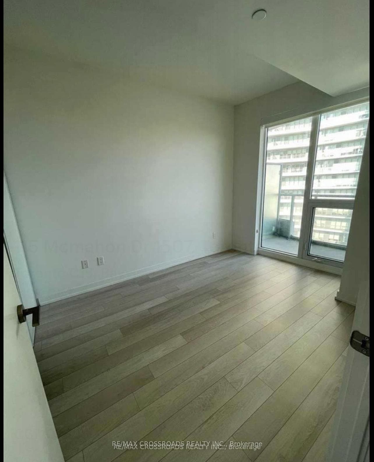 115 Mcmahon Drive Unit 1507 photo 5
