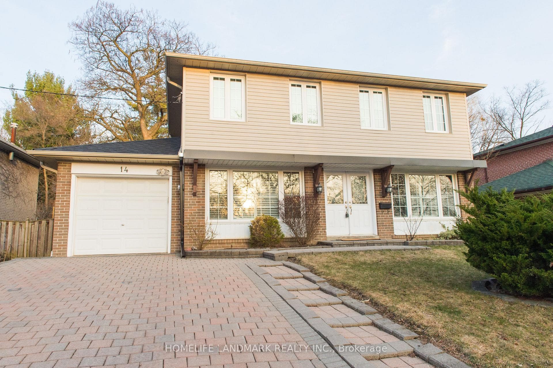 14 Lehar Crescent photo 1