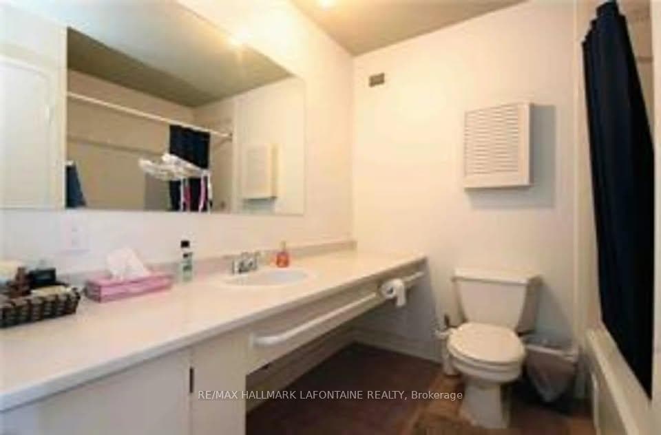 2951 Riverside Drive Unit 905 photo 14