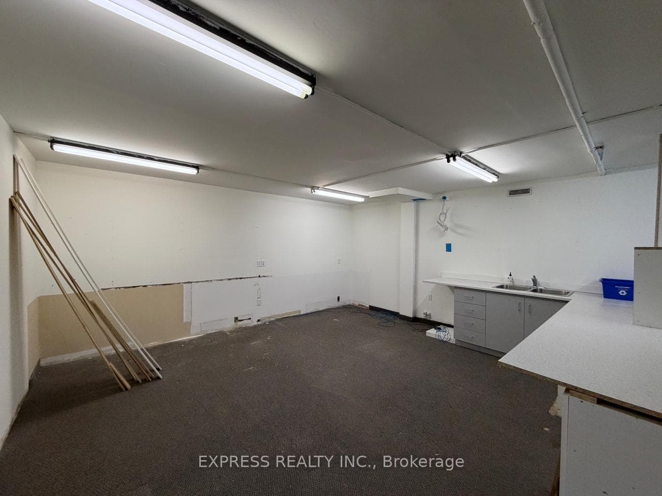 8300 Yonge Street Unit West Bsmt photo 3