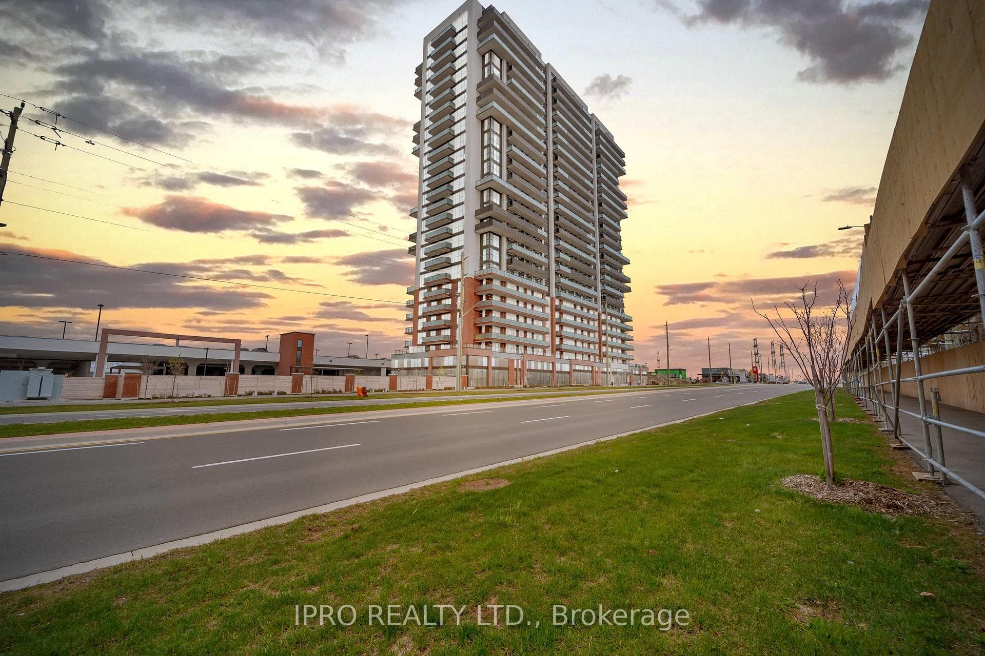 2550 Simcoe Street Unit 1917 photo 2
