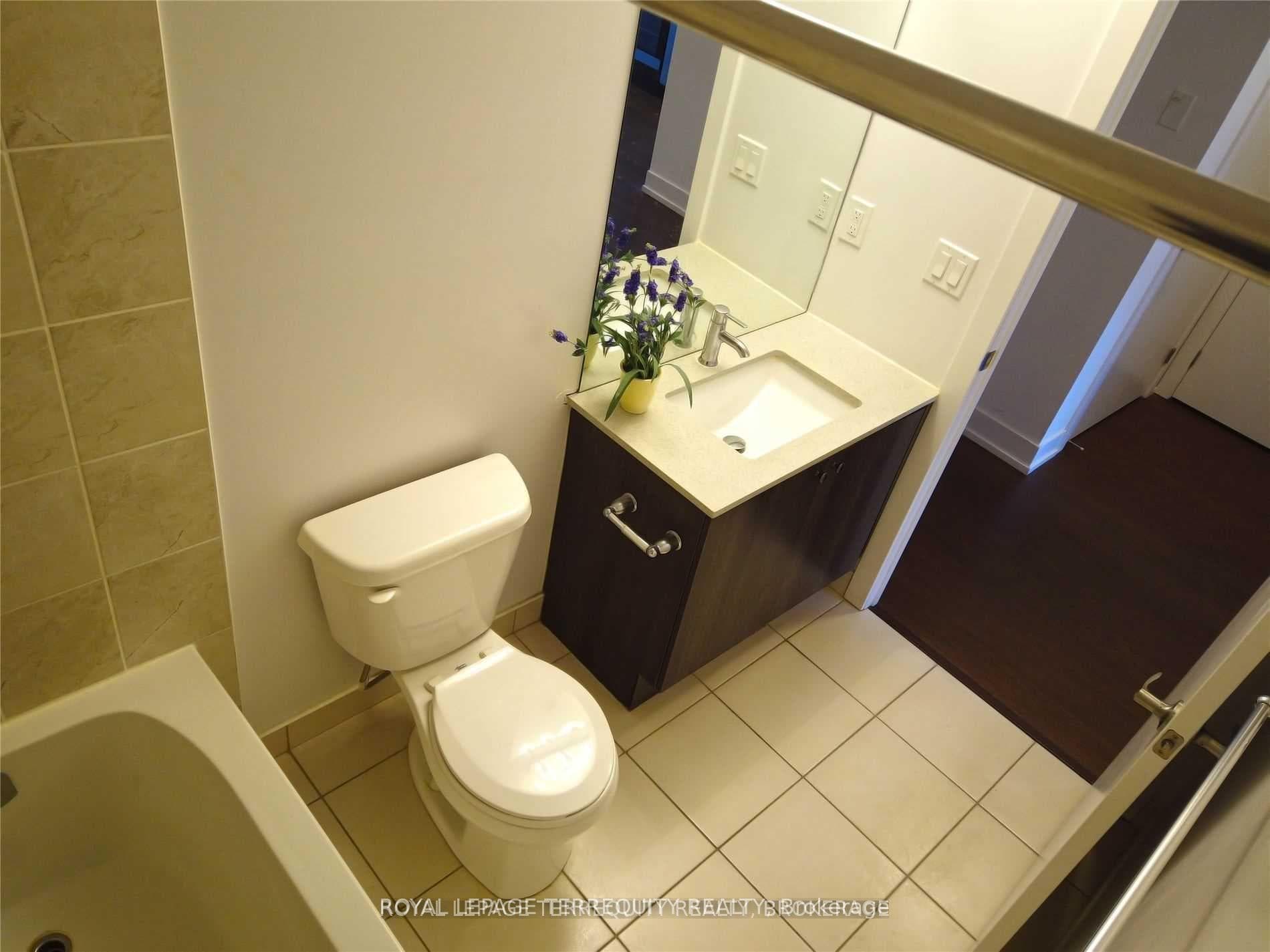 7 Kenaston Gardens Unit 125 photo 17