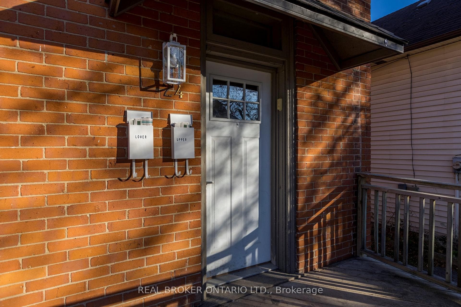 24 Stewart Place Unit Upper photo 4