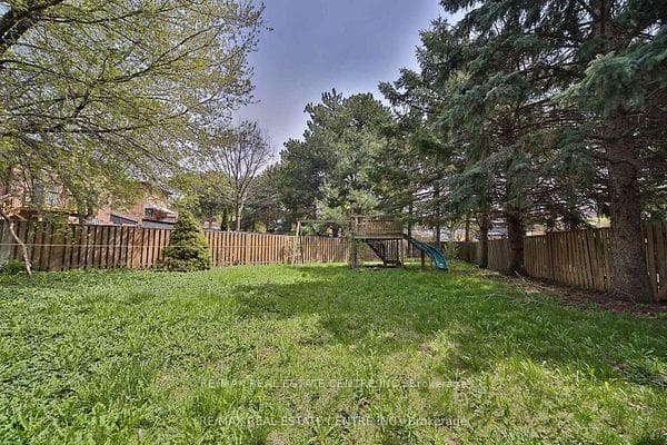 20 Mozart Crescent photo 35