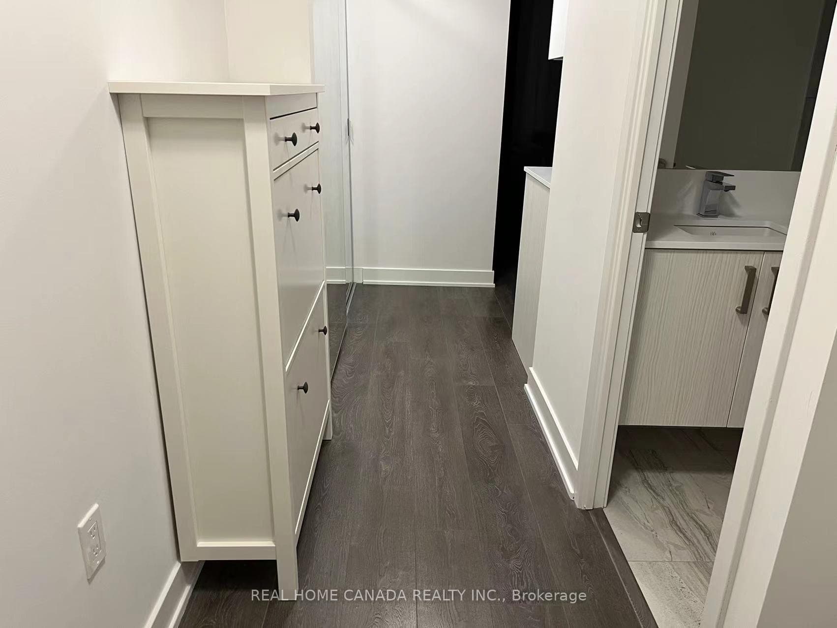 99 Broadway Avenue Unit 2709 MasterBR photo 7