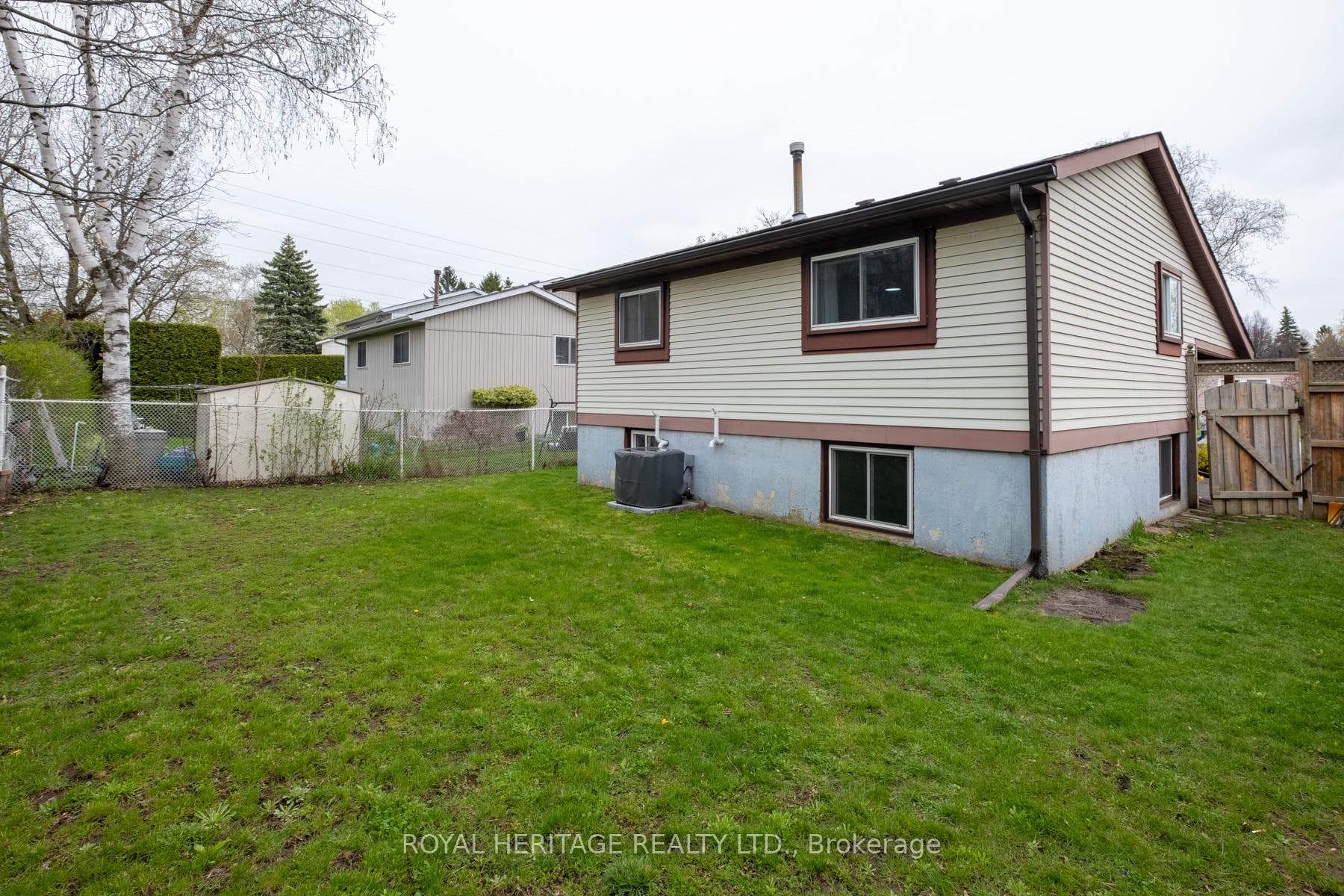 380 Burnley Court photo 35