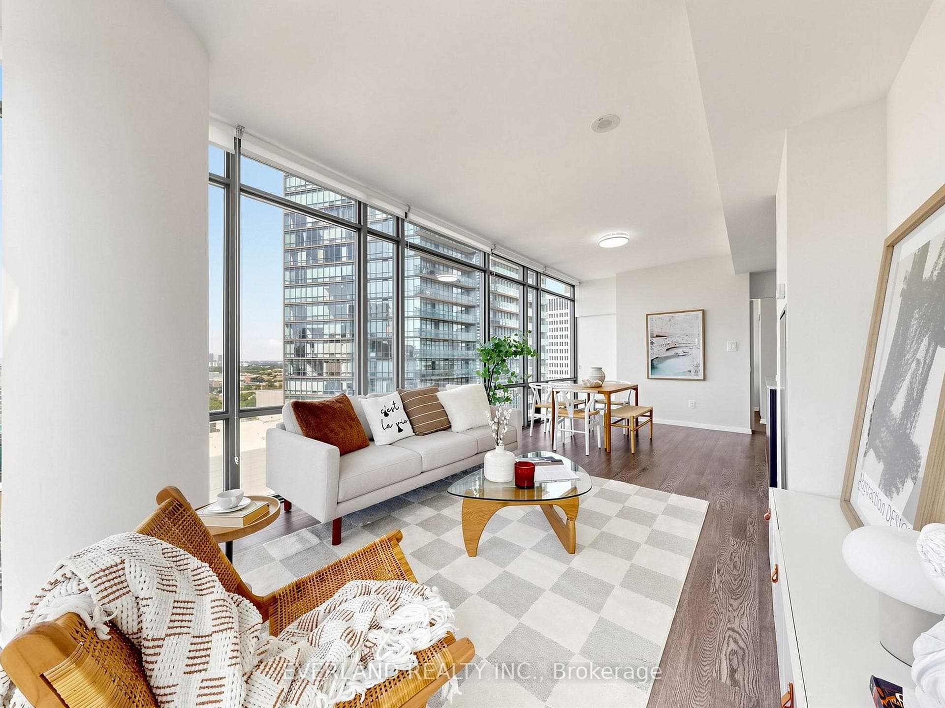 38 Grenville Street Unit 2303 photo 3