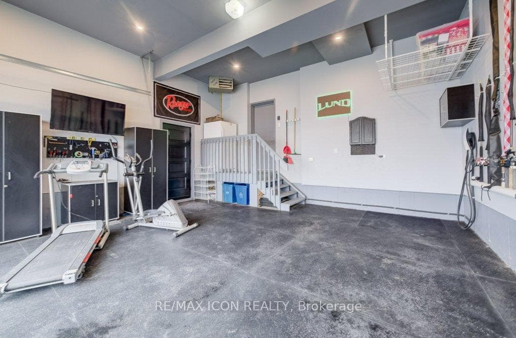204 Carriage Way photo 40