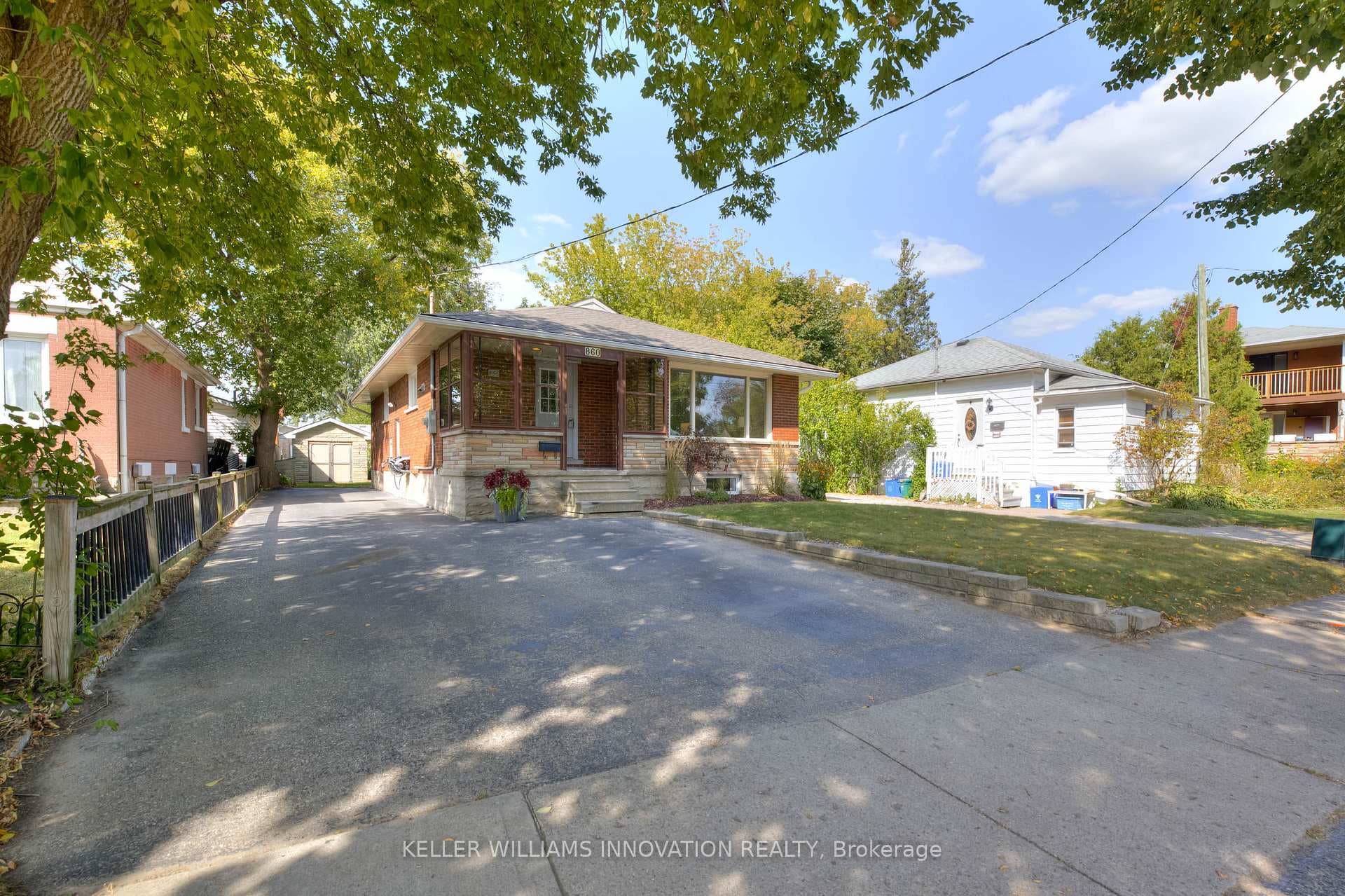 860 Guelph Street photo 33