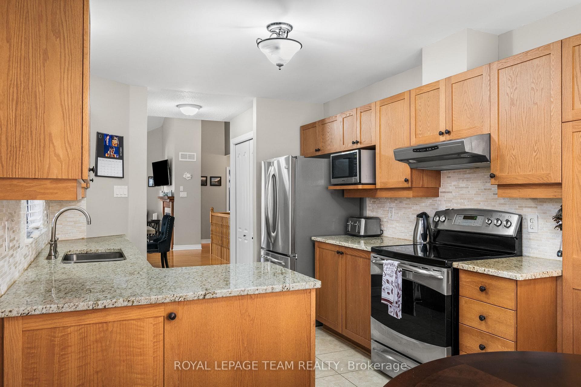 16 Spinney Way photo 4