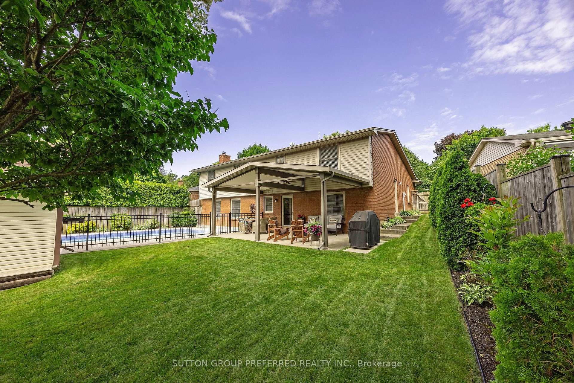 6 CONIFER Crescent photo 8