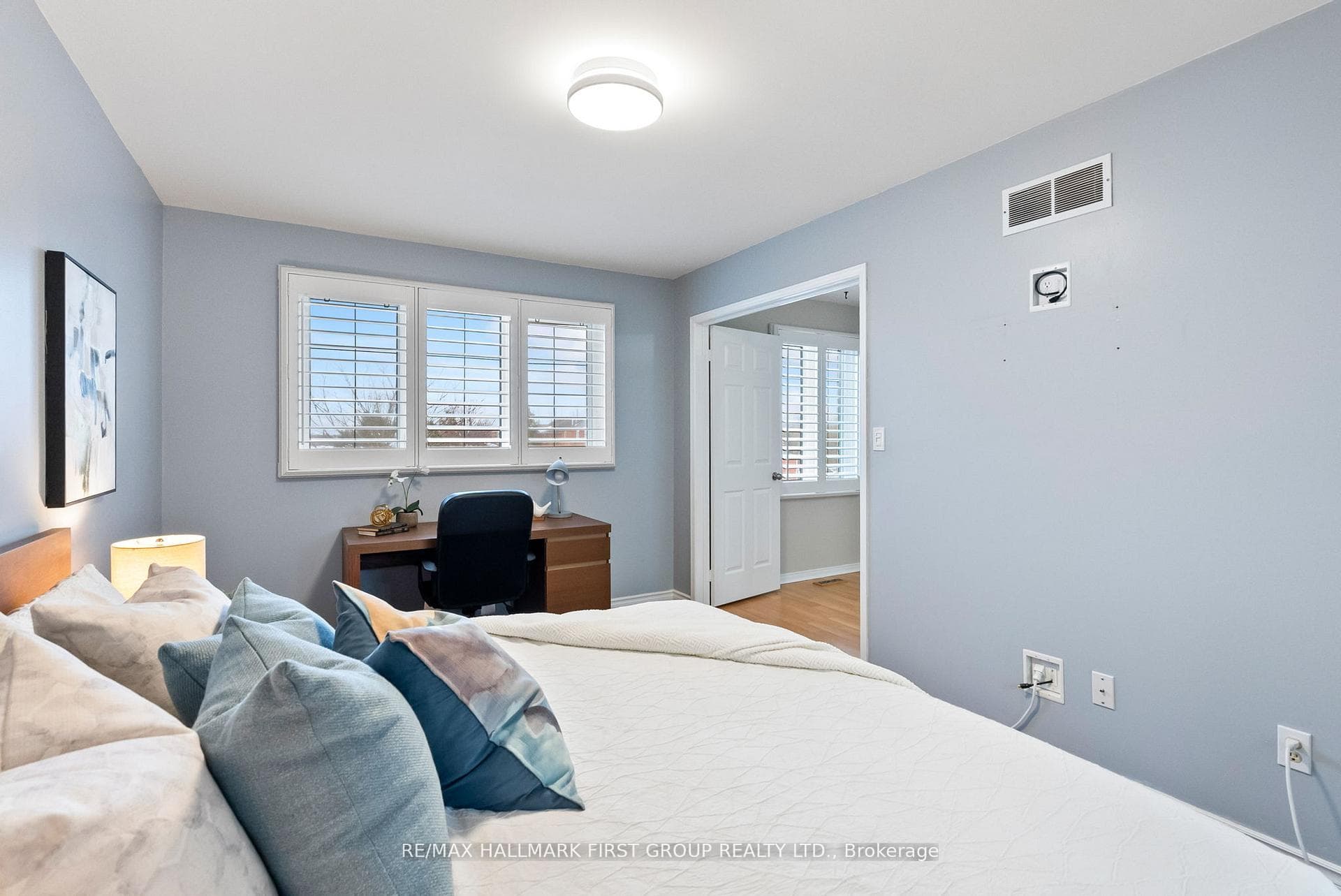 30 Willowbrook Drive photo 33