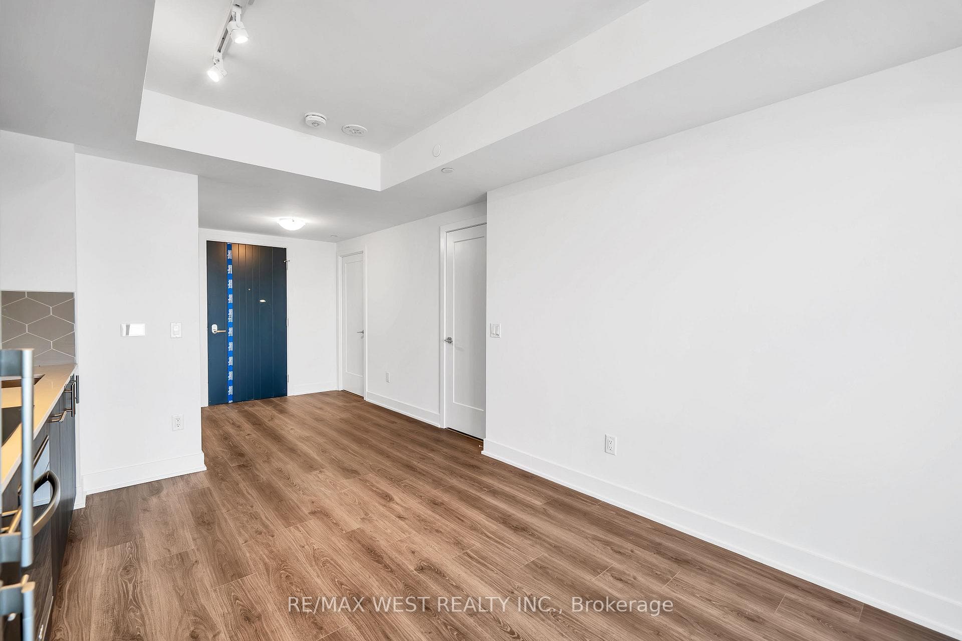 2545 Simcoe Street Unit 2020 photo 10