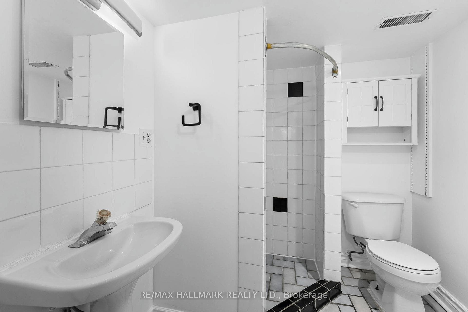 412 Coxwell Avenue Unit Basement photo 11