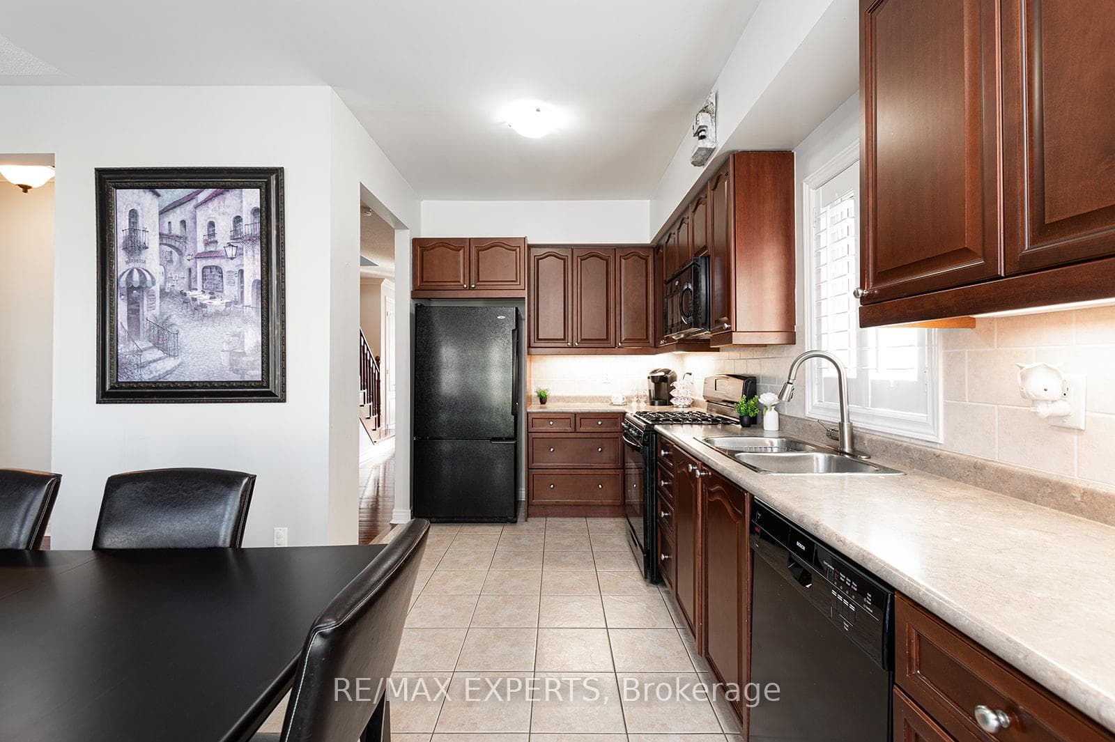 34 Laurentide Crescent photo 14