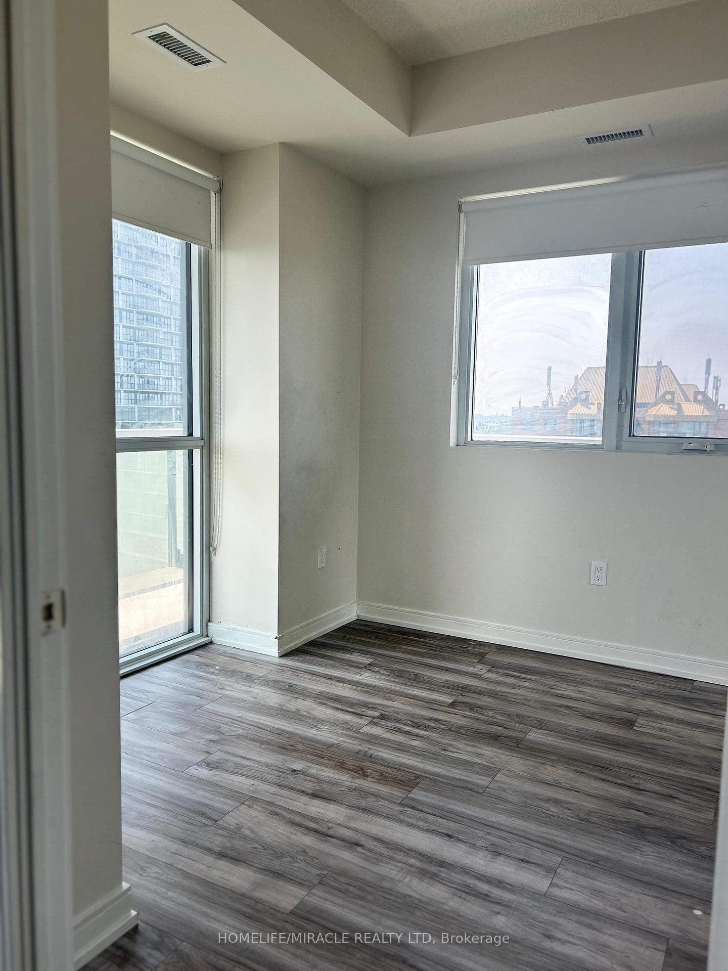 8 Nahani Way Unit 909 photo 2