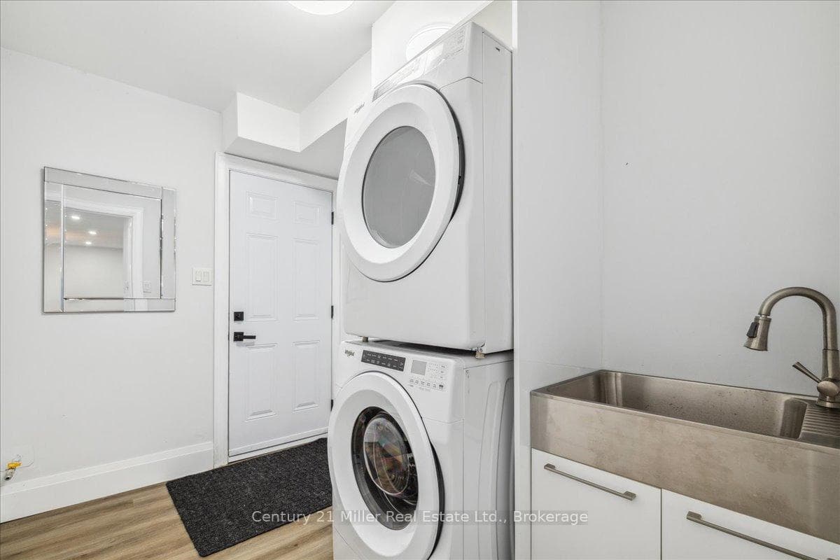 91 Oneida Boulevard photo 20