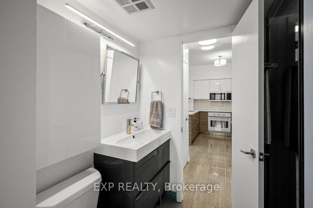 219 Fort York Boulevard Unit 2902 photo 35