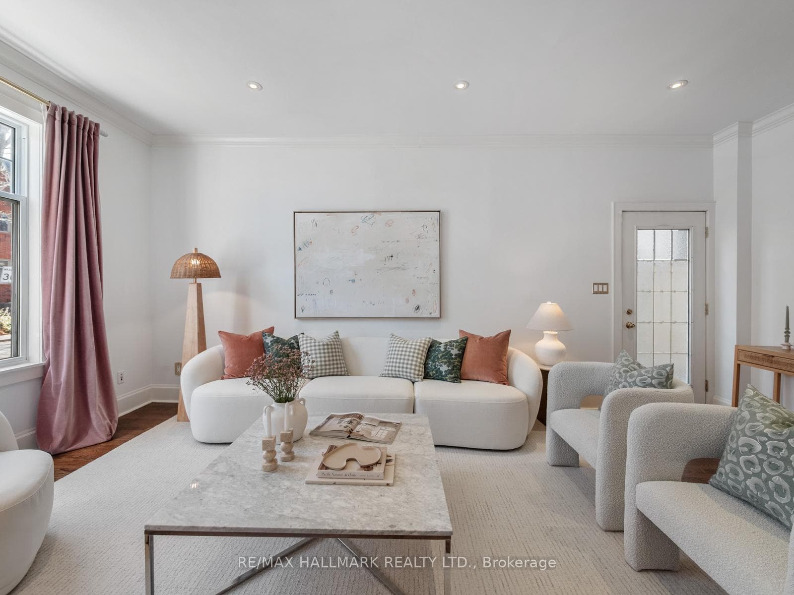 24 Boulton Avenue photo 2