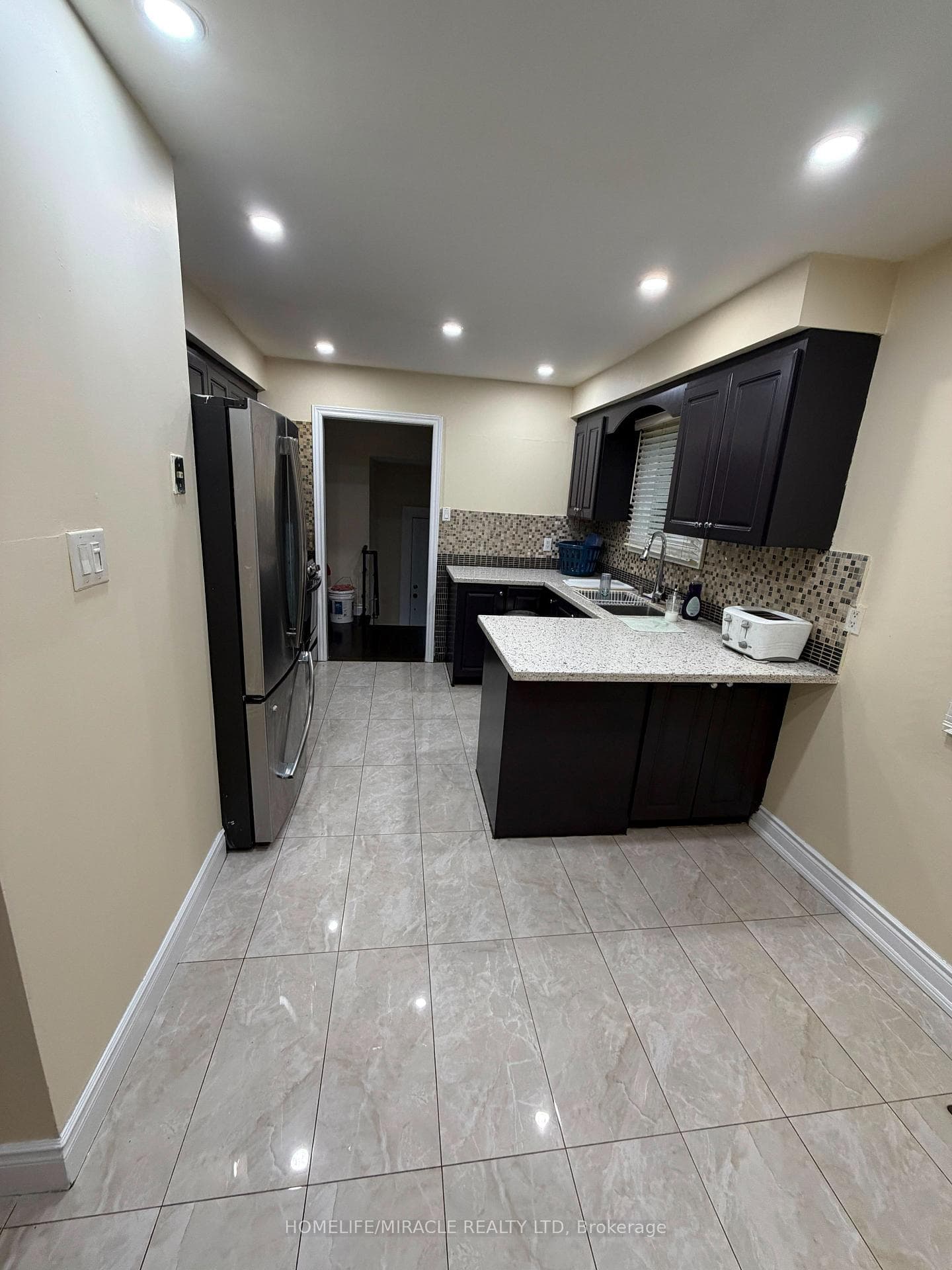 378 Hansen Road photo 4