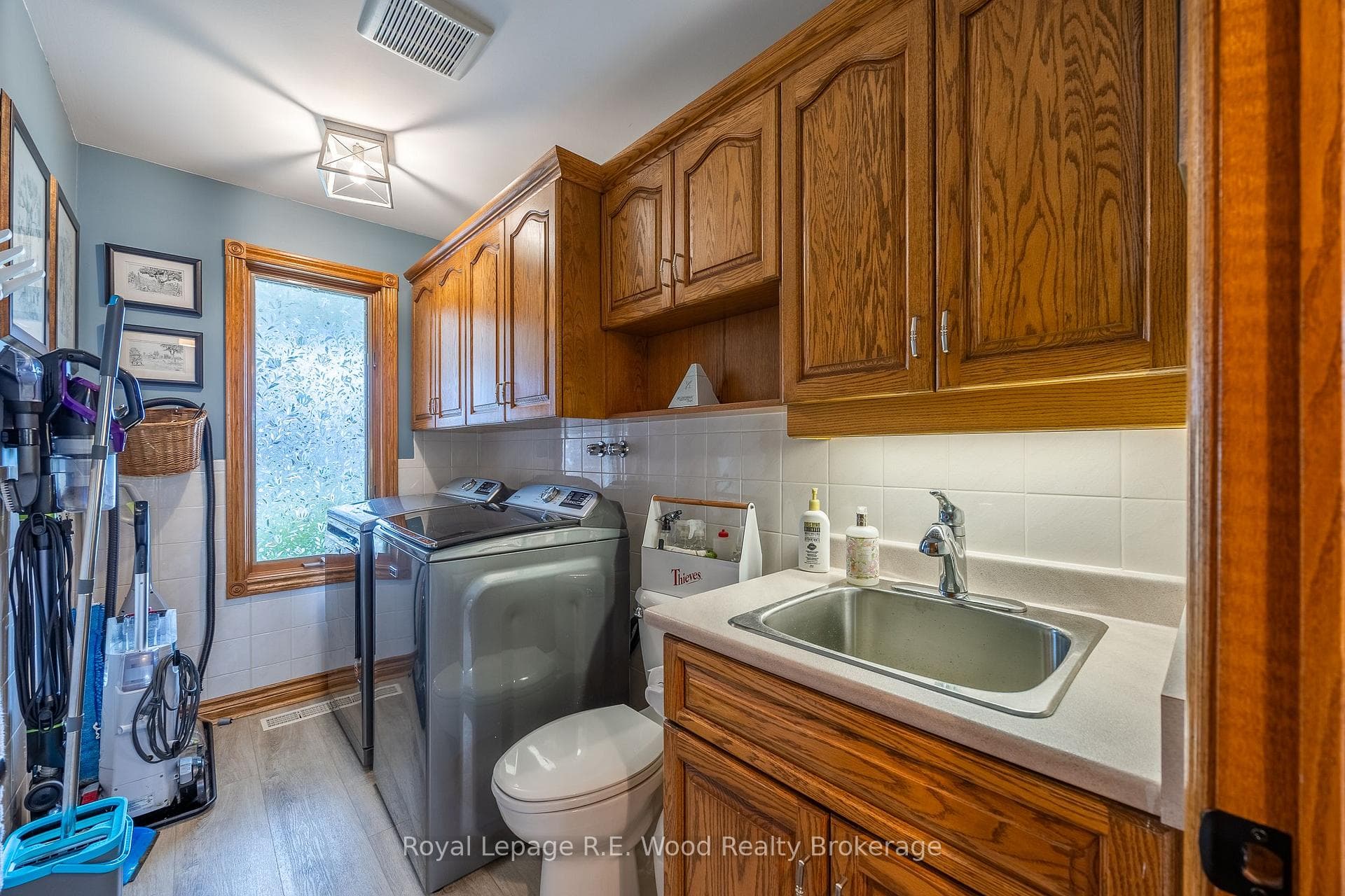 85 Parkwood Drive photo 26