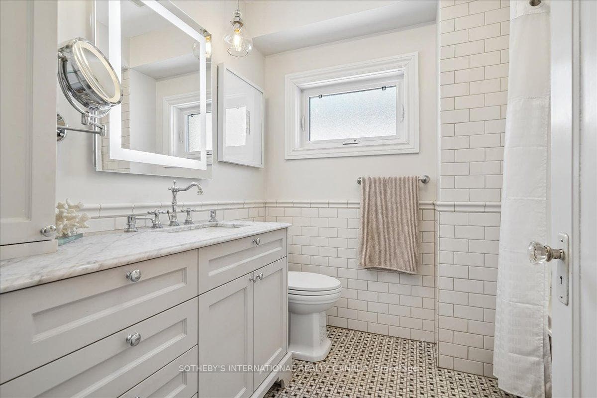 66 Empire Avenue photo 22