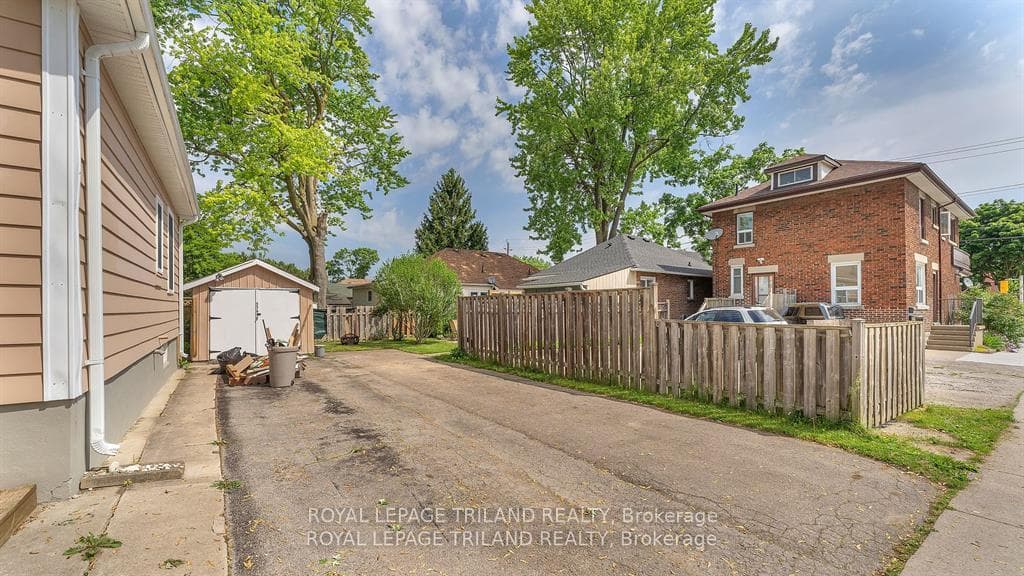 769 Quebec Street photo 37