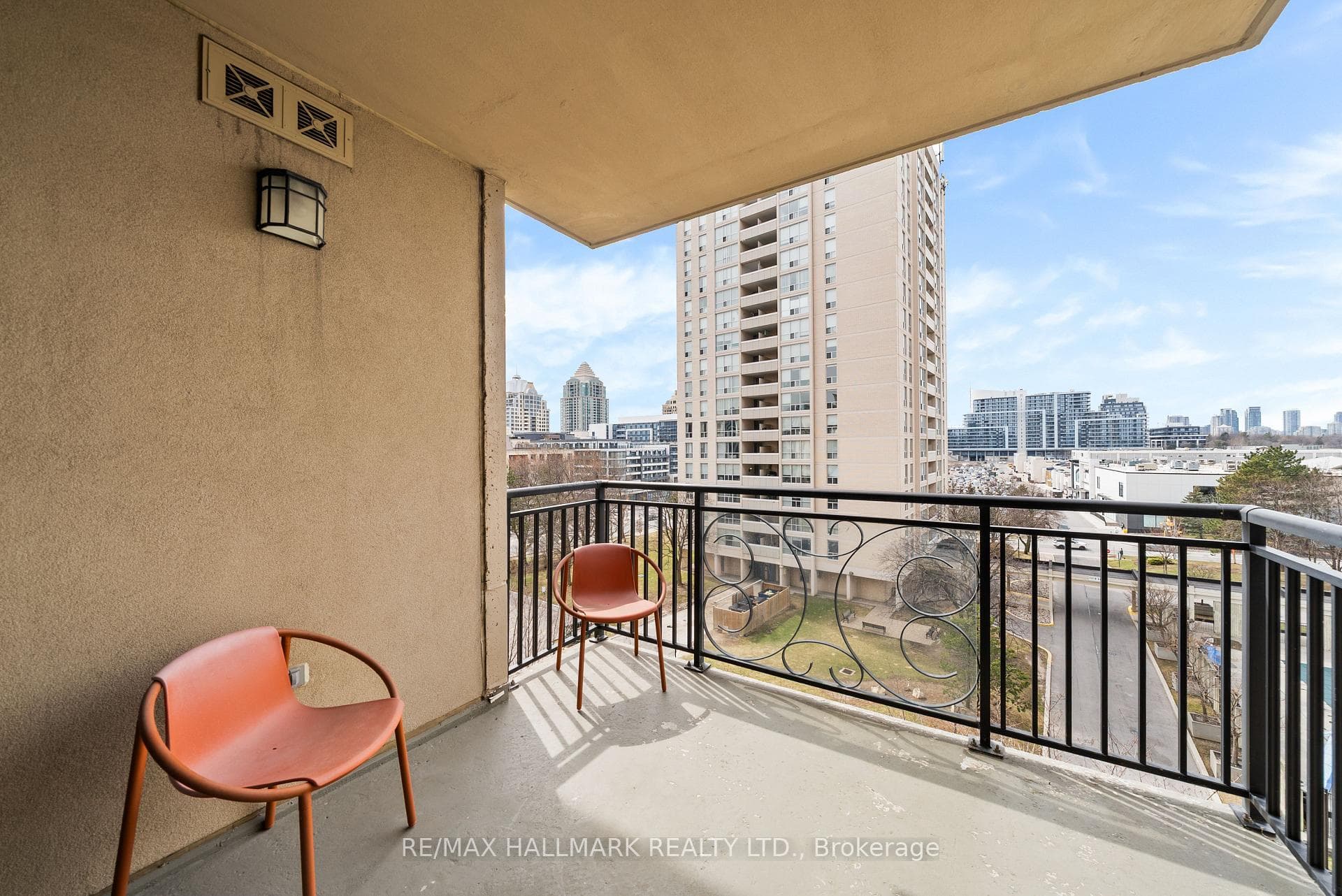 660 Sheppard Avenue Unit 601 photo 29