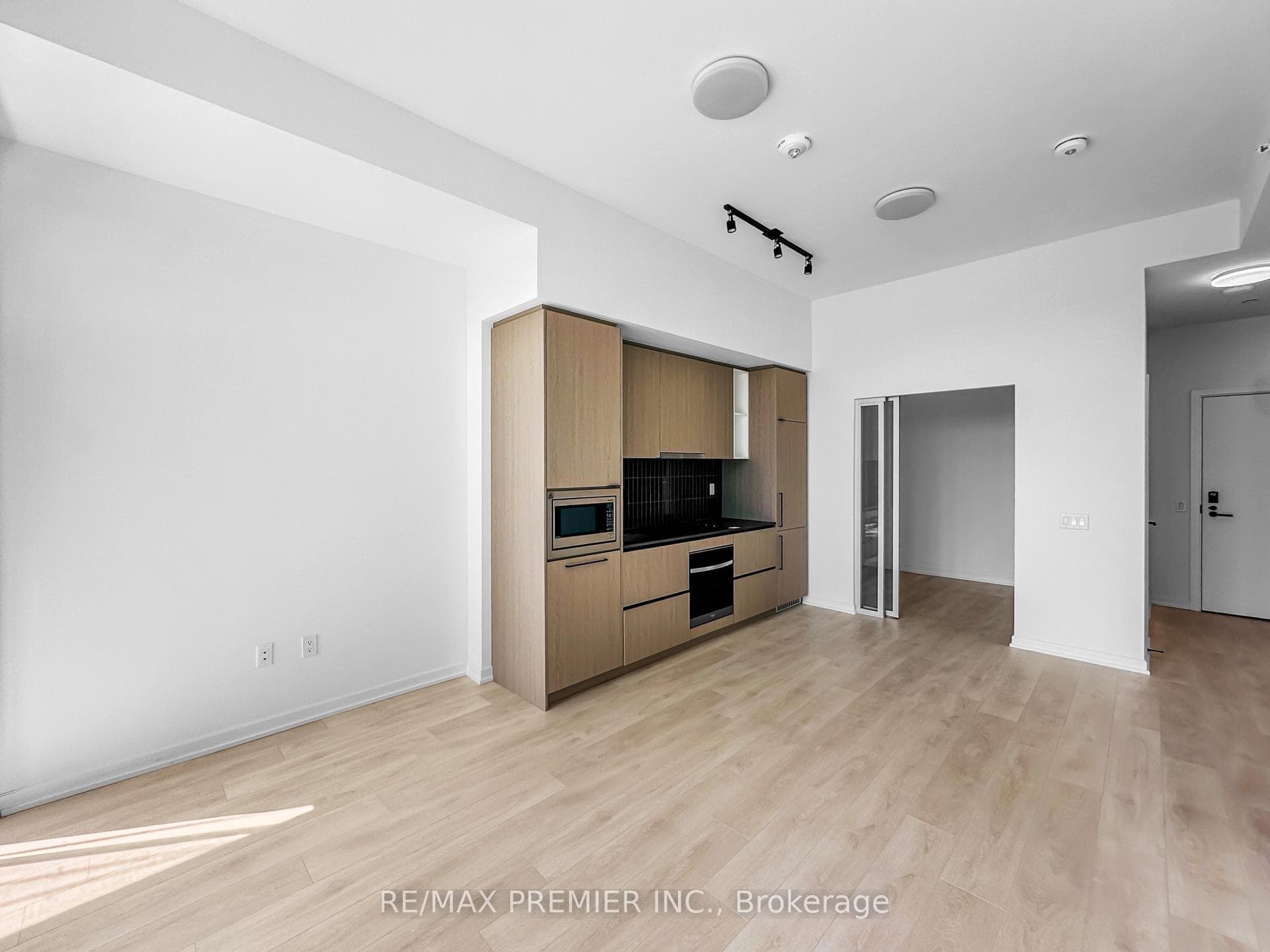1285 Dupont Street Unit 1002 photo 7