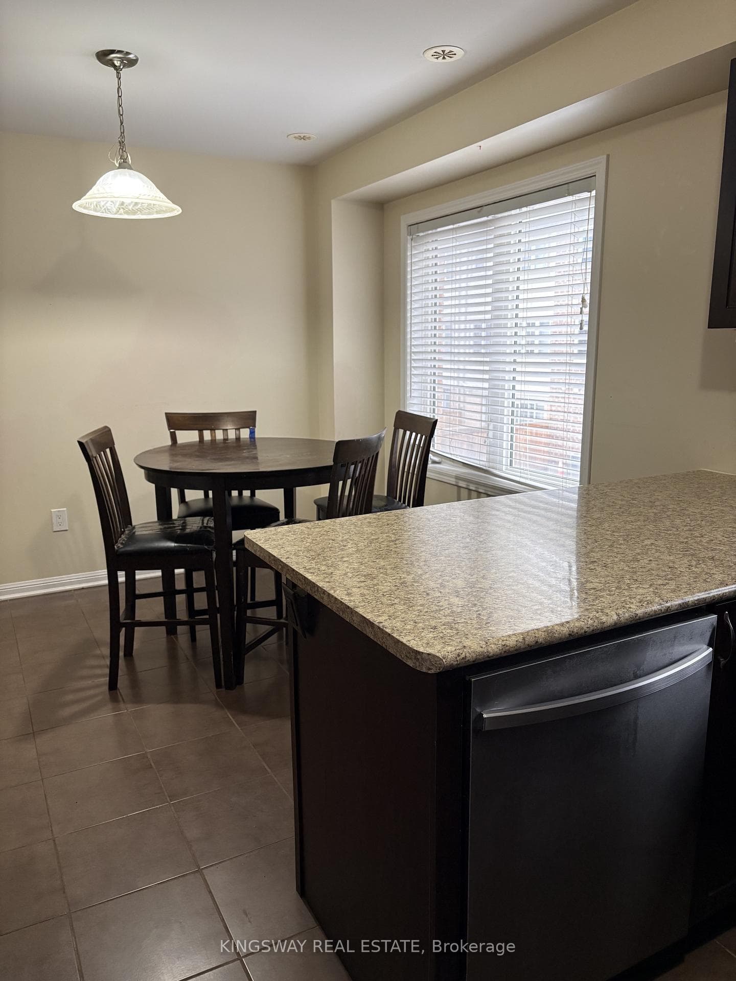 47 Ariel Road photo 5