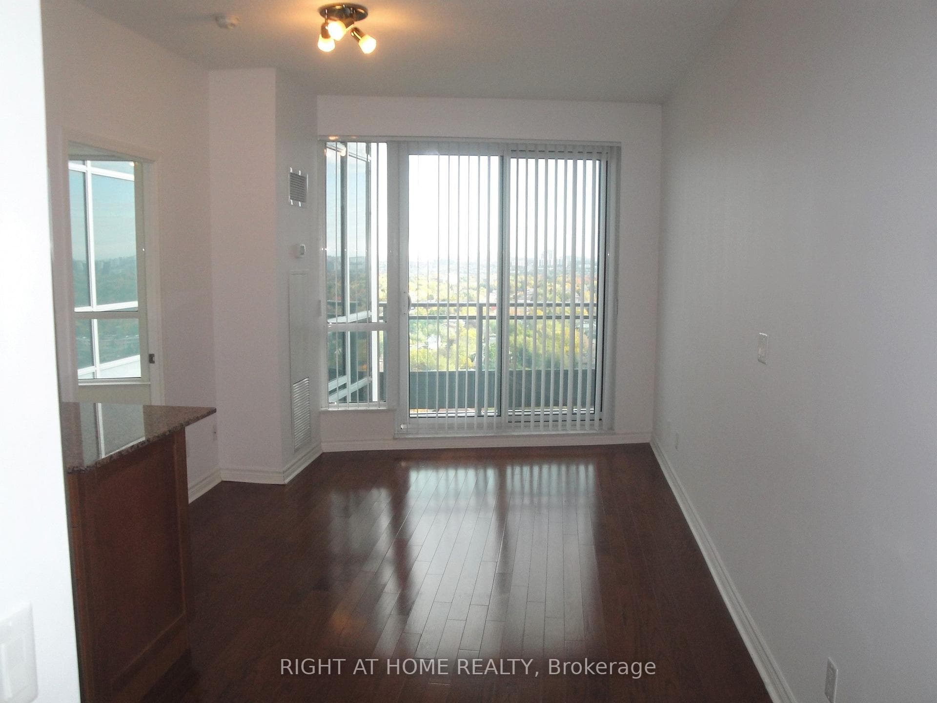 18 Holmes Avenue Unit 2212 photo 4