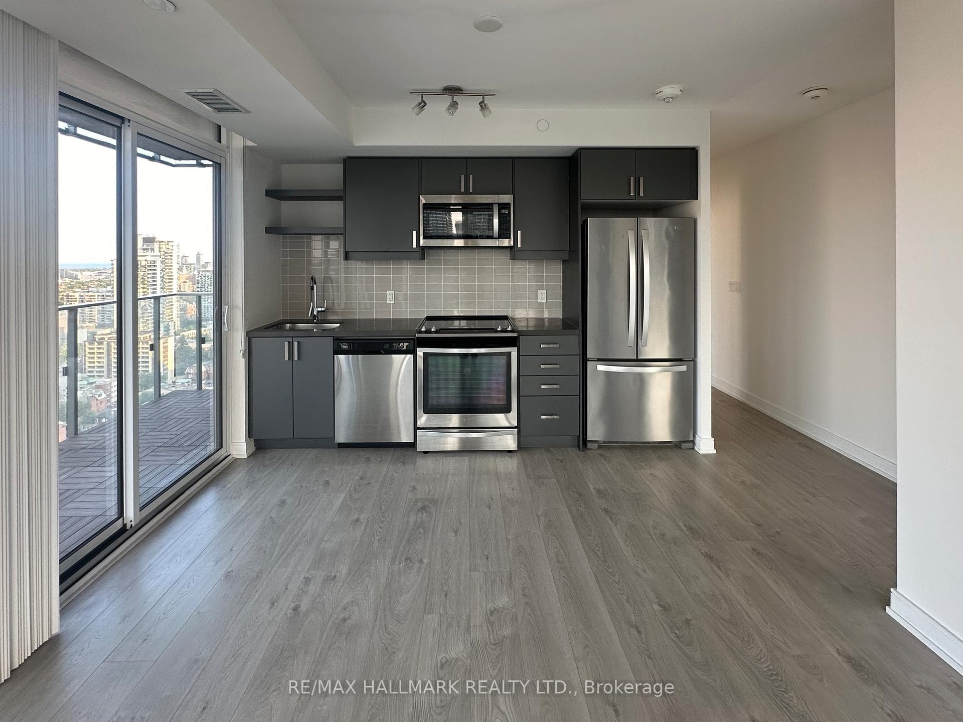 50 Wellesley Street Unit 2904 photo 2