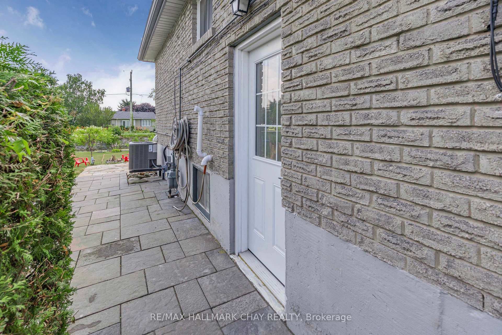 55 Townsend Avenue photo 28