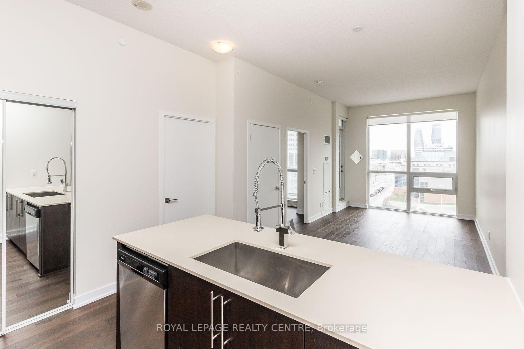 510 Curran Place Unit 607 photo 4