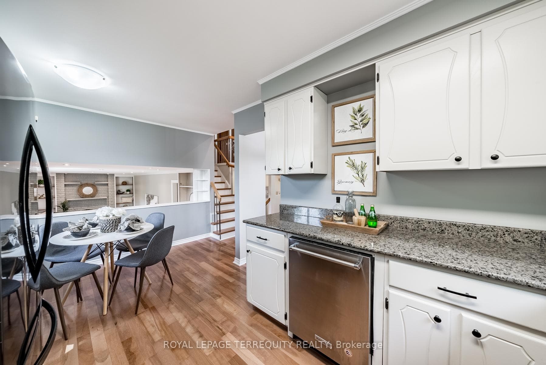 181 Hazelwood Drive photo 20