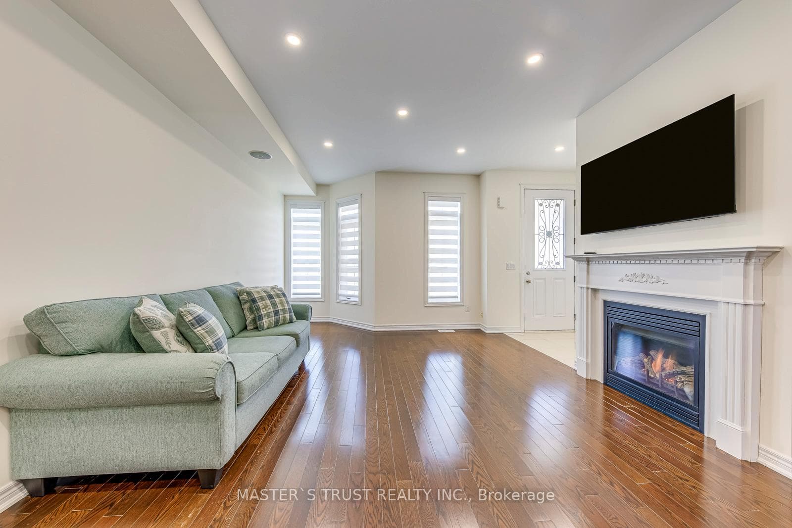 3075 Neyagawa Boulevard photo 7