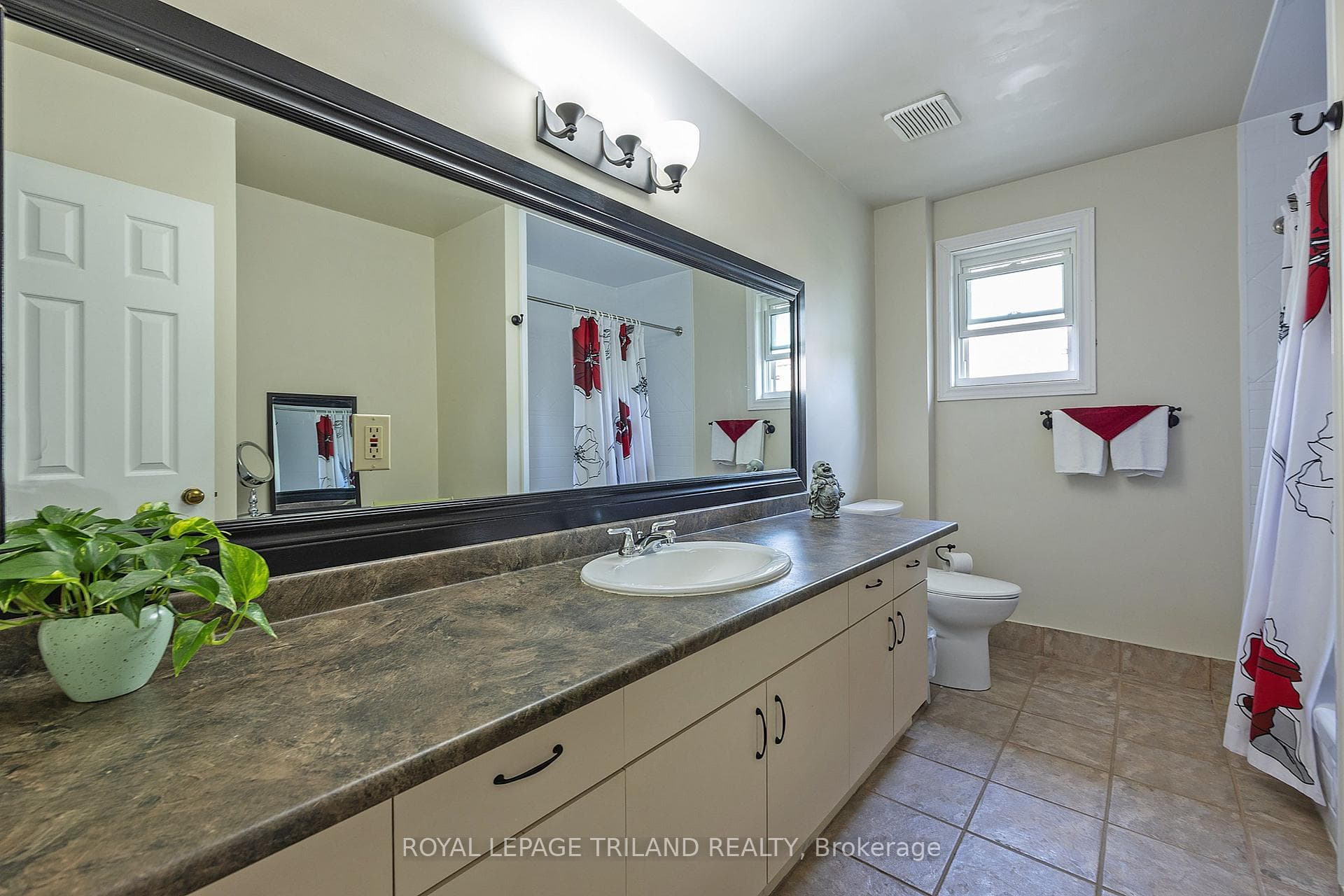 616 Grenfell Drive photo 23