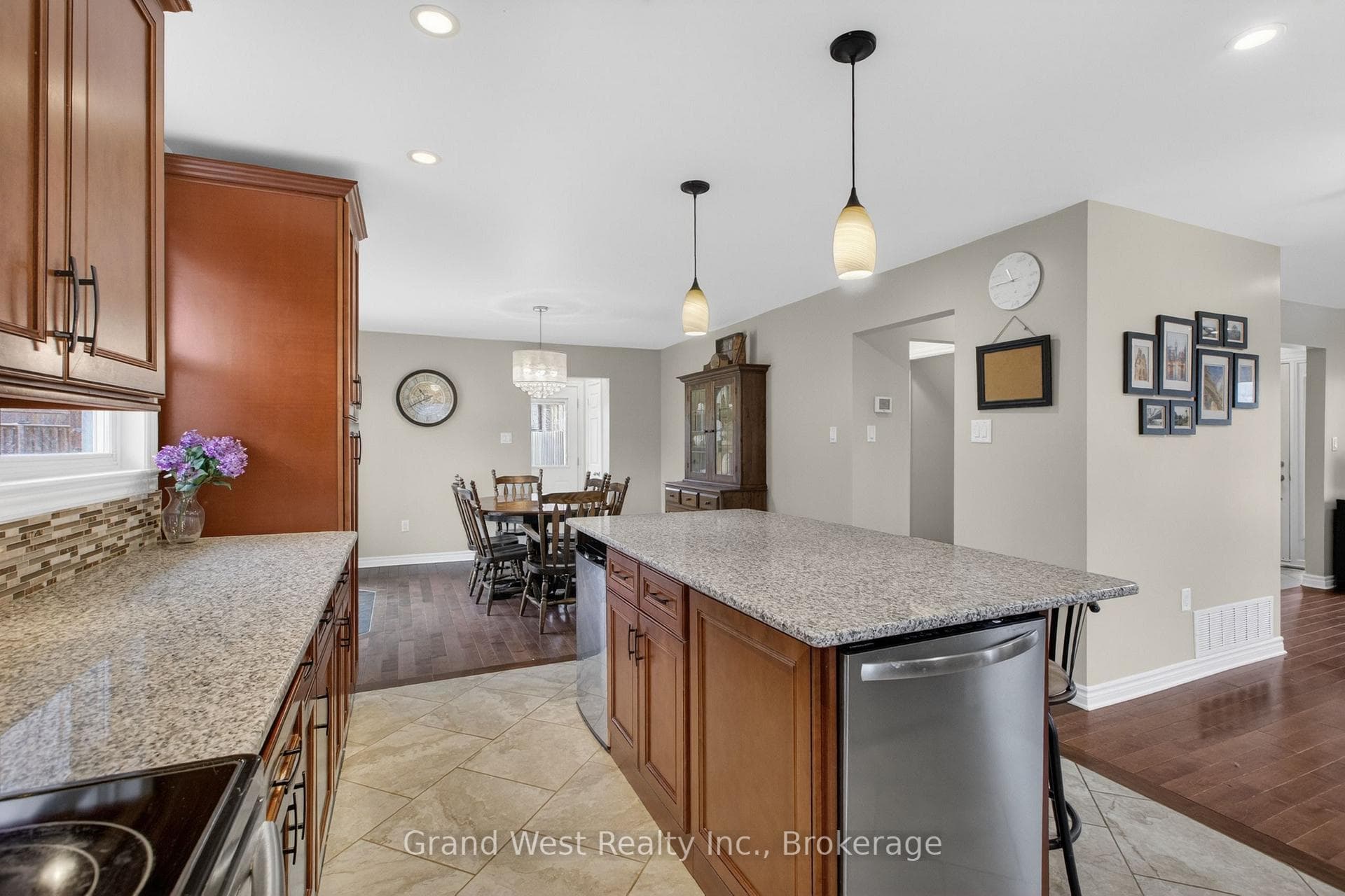 106 Hahn Avenue photo 18