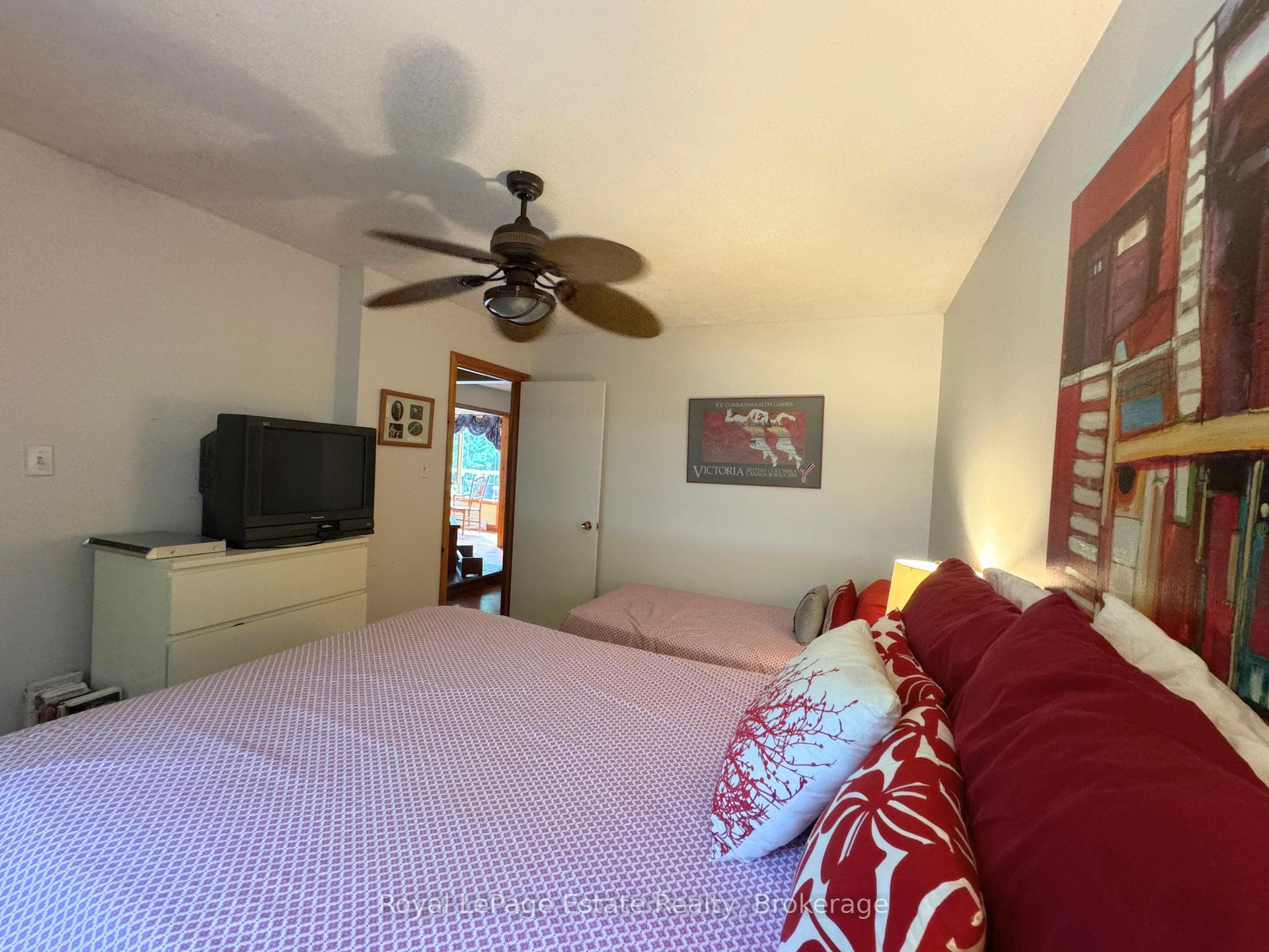extra room for family and guests