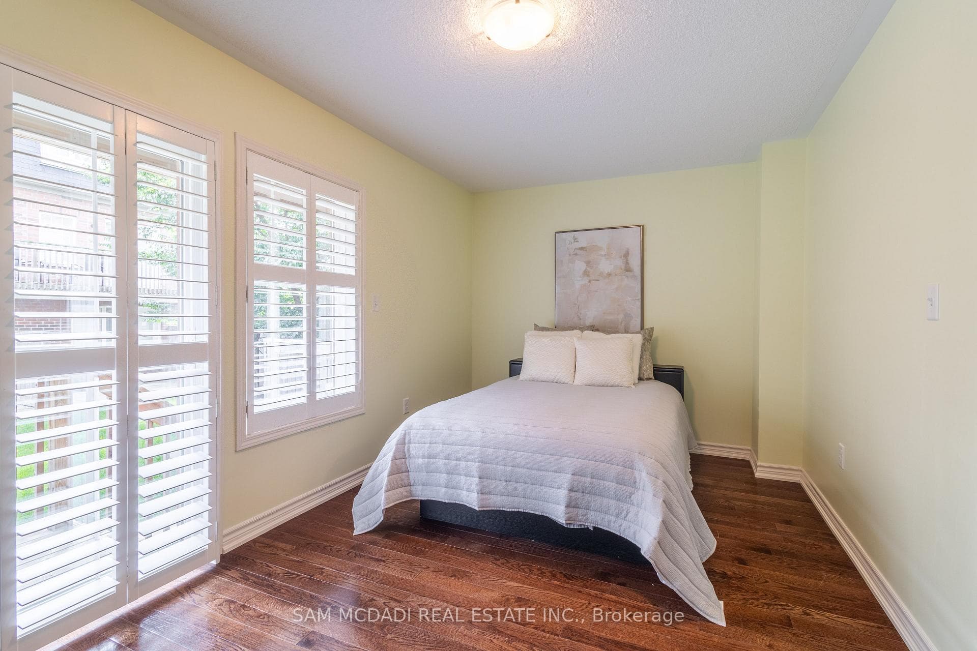 1139 Haig Boulevard Unit 2 photo 6