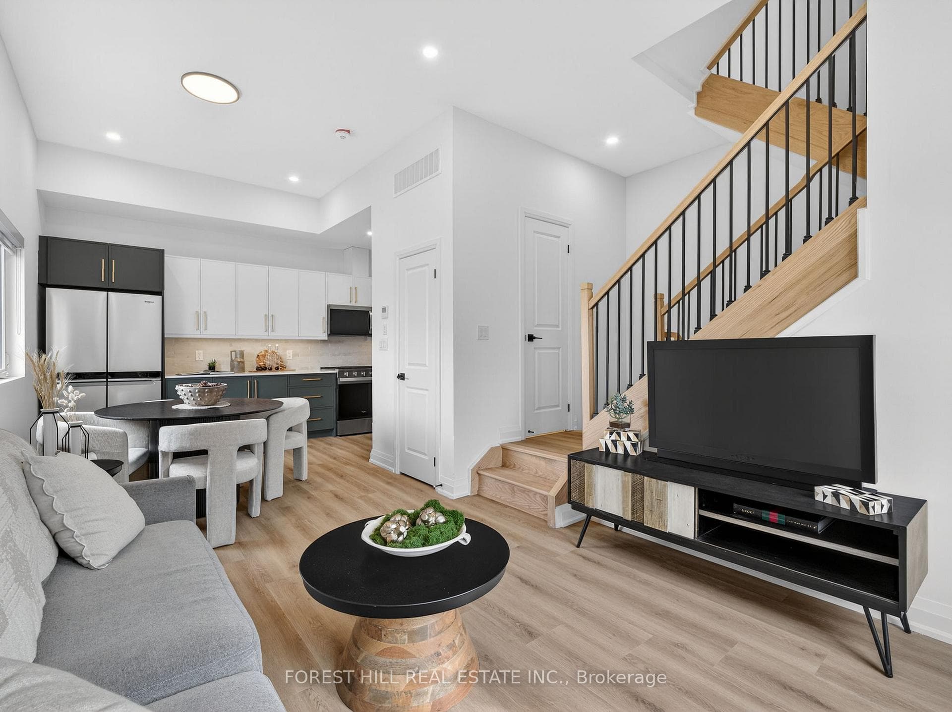 221 Churchill Avenue Unit D photo 6