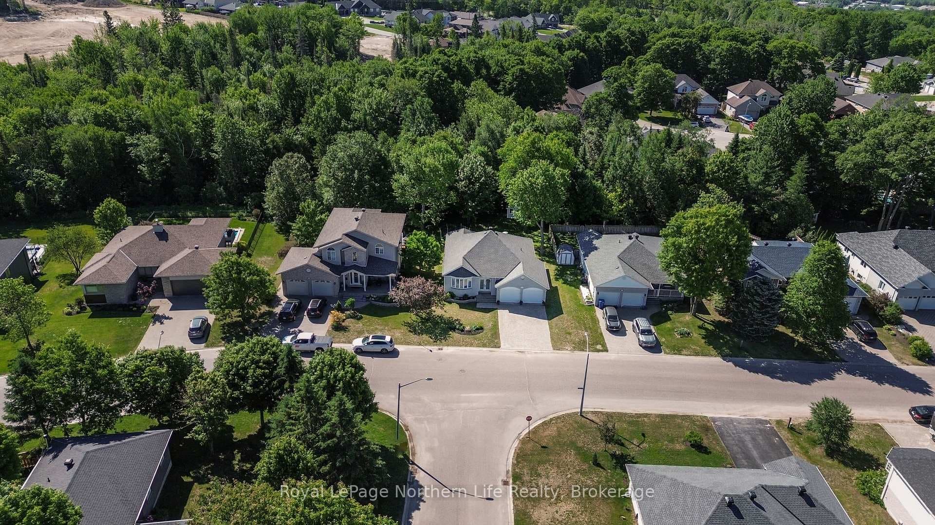 413 Pearce Street photo 4