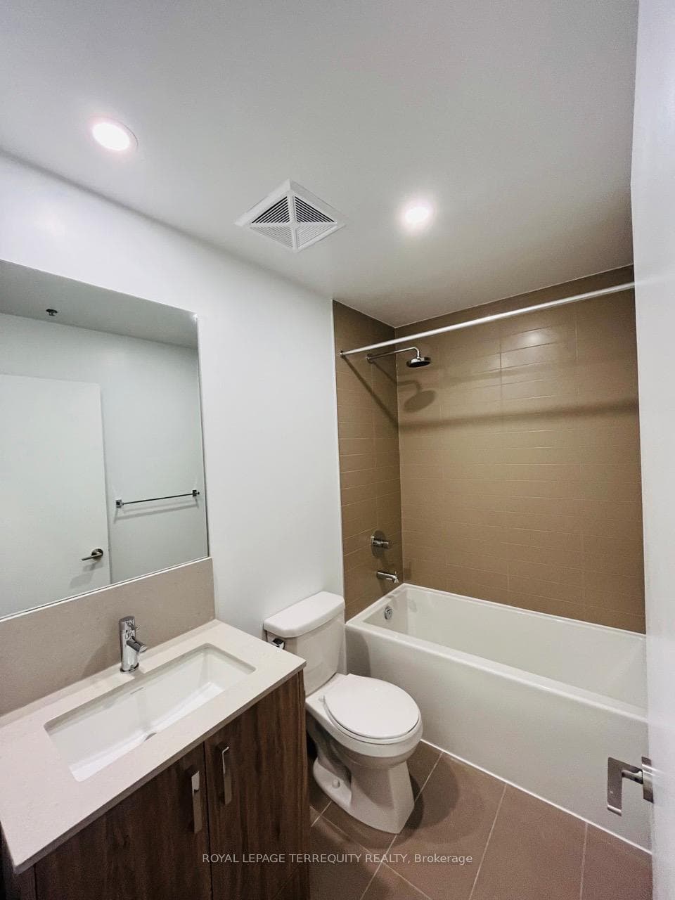 1787 St Clair Avenue Unit 325 photo 7